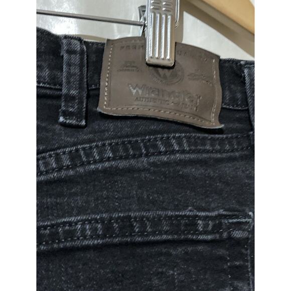 Wrangler Jeans Mens 40x32 Black Cowboy Cut Regular Fit Western Denim *Work Jeans - Picture 2 of 6